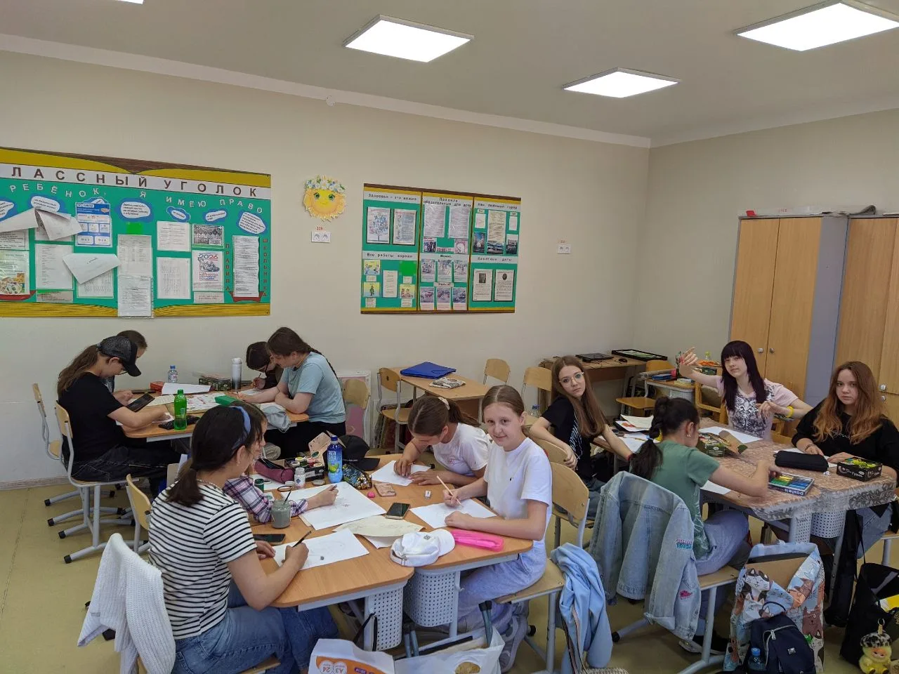 Лето - пора пленэра!
В Детской художественной школе стартовала первая смена летней досуговой площадк