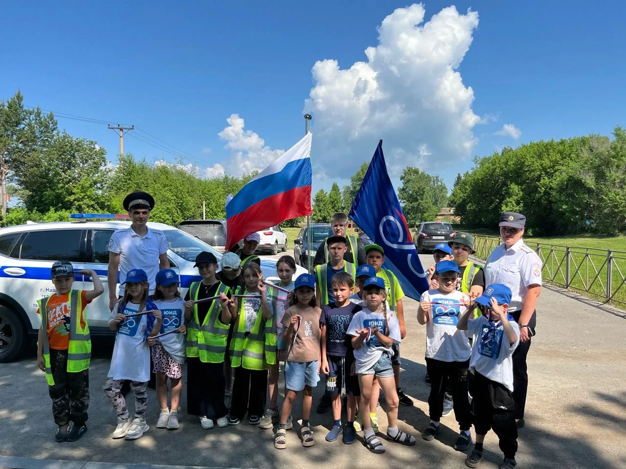 🚦🚔В Назаровском округе накануне Дня России в пришкольном лагере Дороховской школы прошла особенная