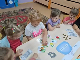 Сегодня прошло интересное и познавательное занятие по финансовой грамотности «Деньги счет любят"». �