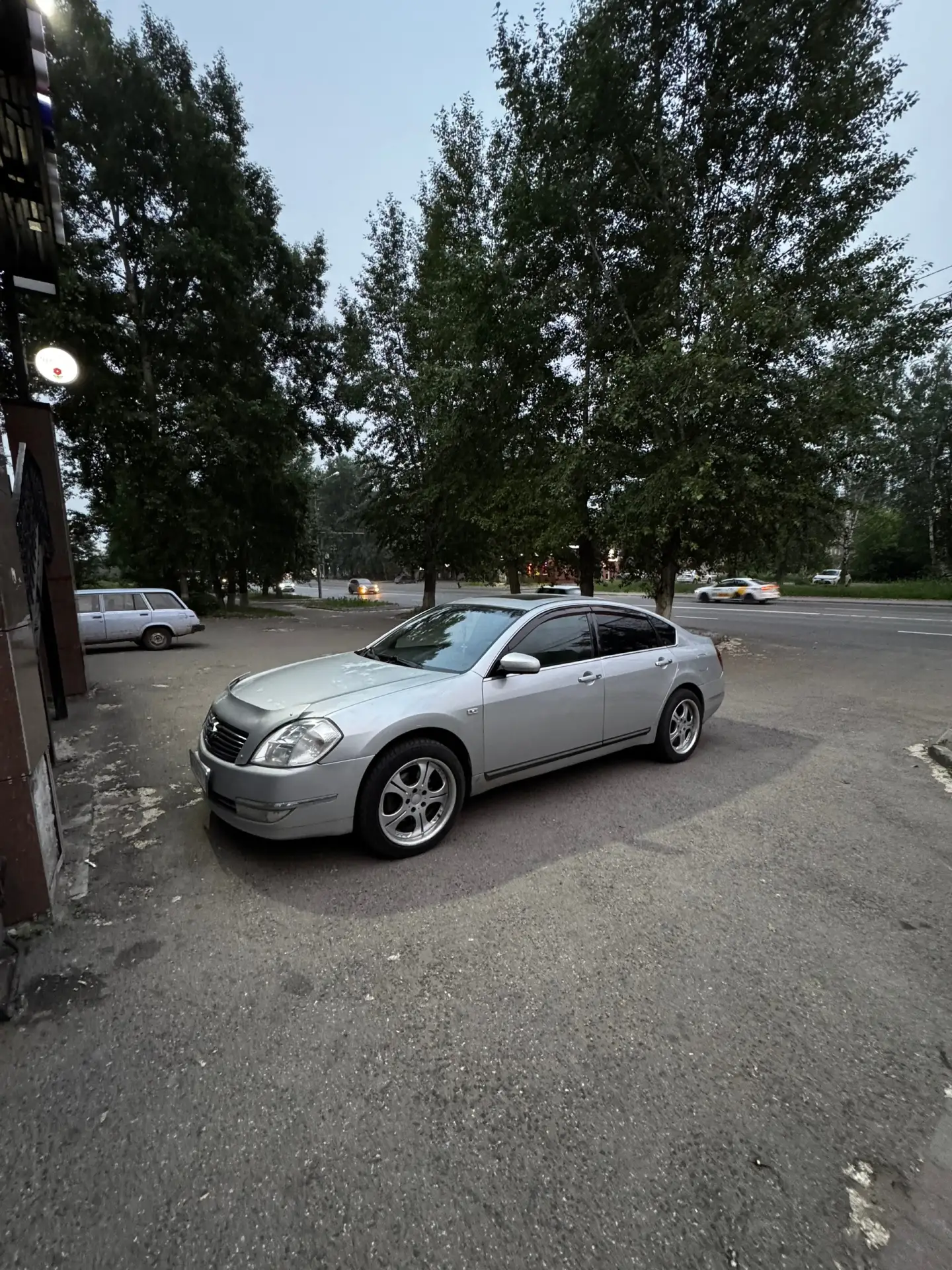 Продаю живую NISSAN TEANA 3,5 
Дно без намека на ржавчину
Это крупногабаритный японский бизнес класс