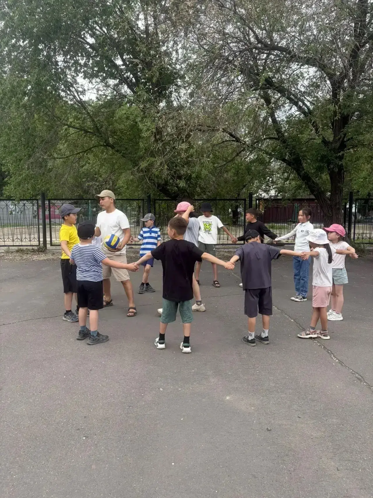 9день в пришкольном лагере «Сайзанак» 🌞

Сегодня в нашем лагере «День дружбы»👭🧑‍🤝‍🧑

Всё начало