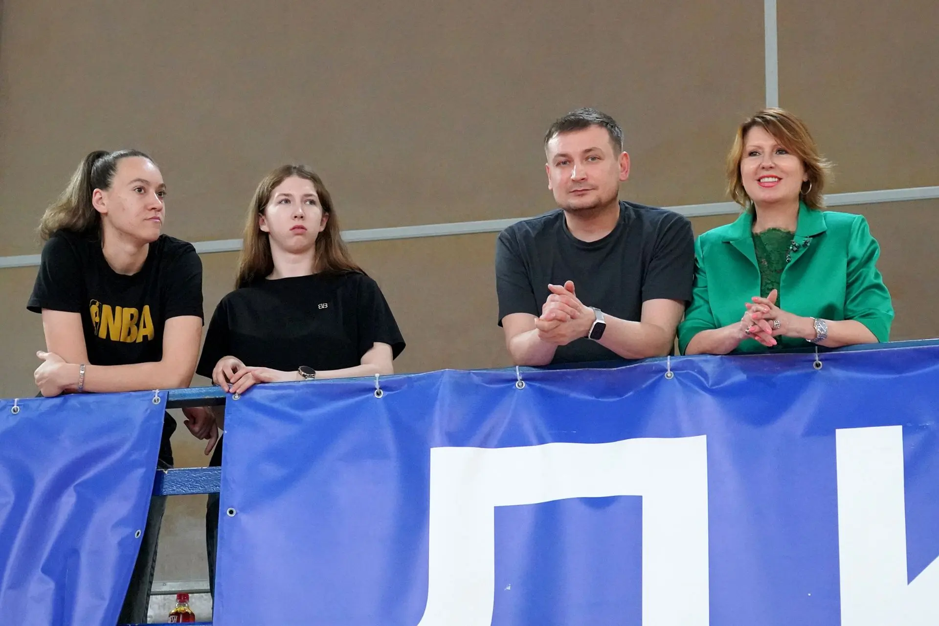 Горжусь нашими «Акулами»! 🦈💙

Друзья, эти две недели в ВВГУ кипела настоящая баскетбольная битва! 