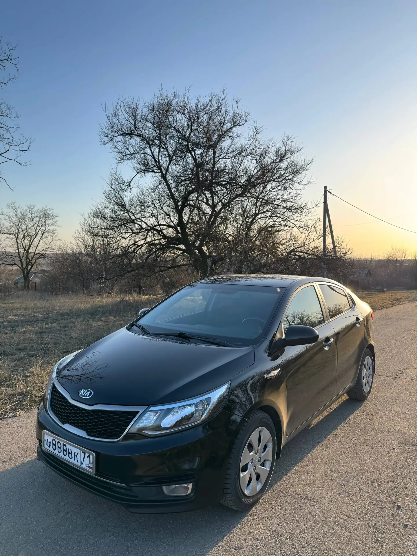Kia Rio III рестайлинг 2015 года
Родной пробег 194 тысячи км
Двигатель 1.4 бензин, автоматическая ко