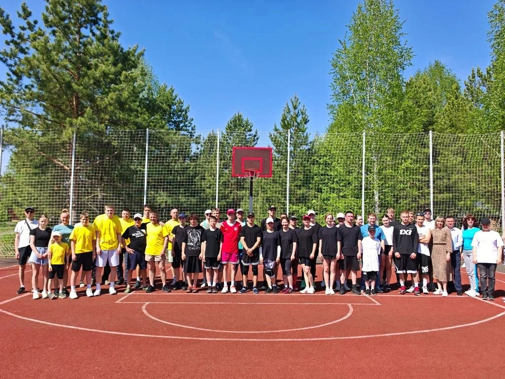 Спорт объединяющий

     Сегодня был дан старт новому проекту - Игры Дружбы "Солнечный луч". Это име