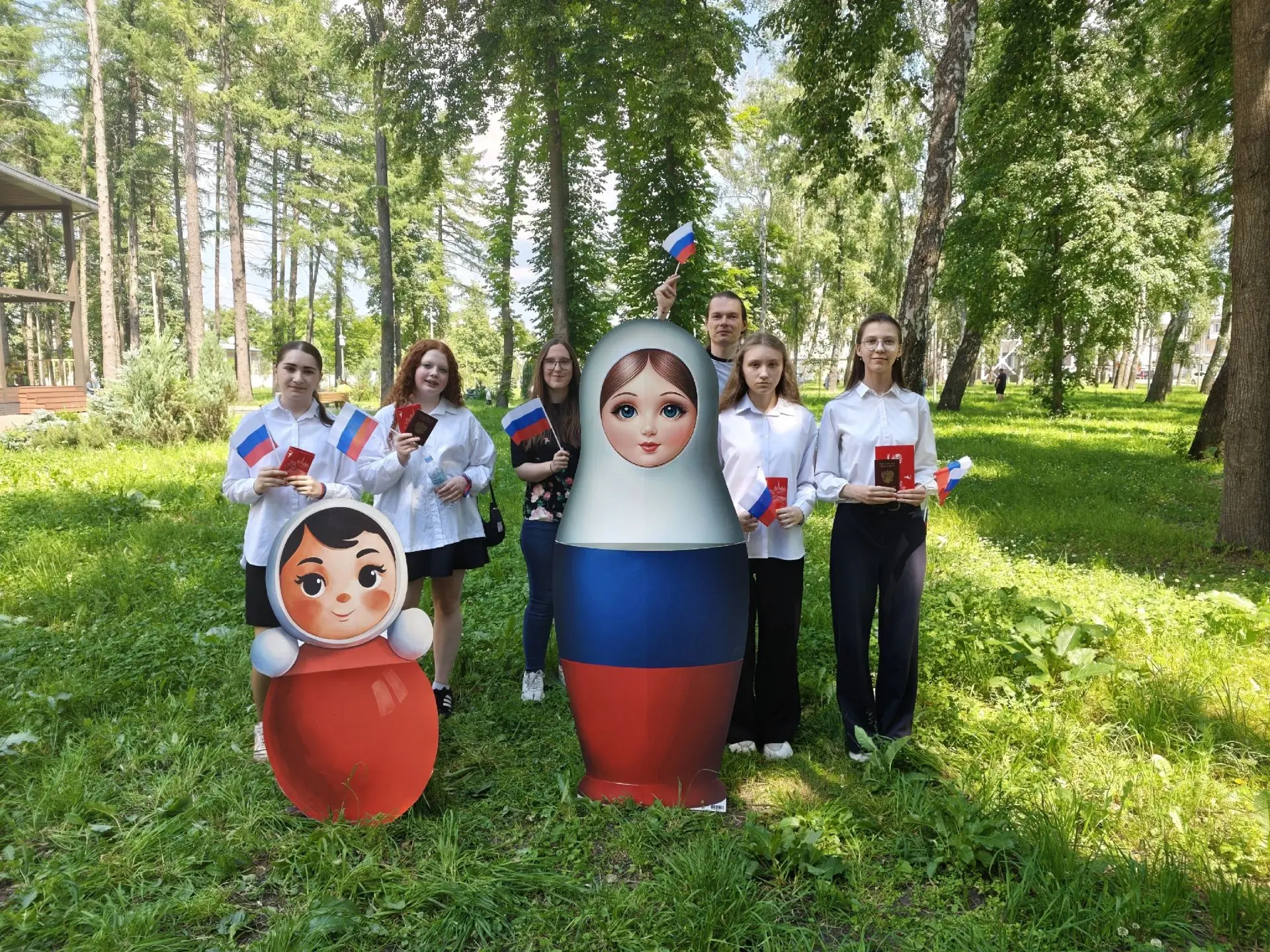 🎉 Торжественная церемония вручения паспортов ко Дню России! 🇷🇺 
Сегодня в рамках всероссийского п