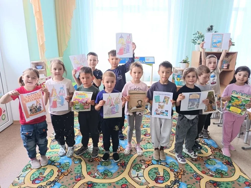 6 июнь бөтен Россия икеләтә бәйрәм — Рус теле көне һәм рус әдәби теленә нигез салучы бөек шагыйрь Ал
