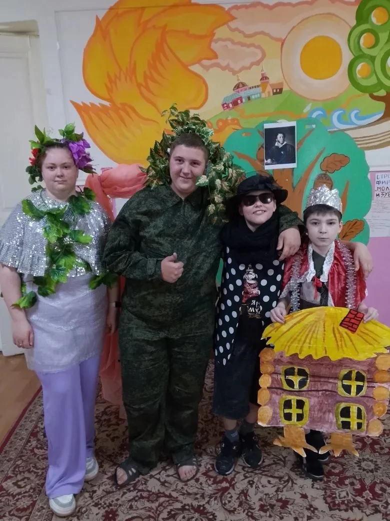 В честь Дня рождения Александра Сергеевича Пушкина
 в ДОЛ "СОЛНЫШКО" Кашарской школы были проведены 