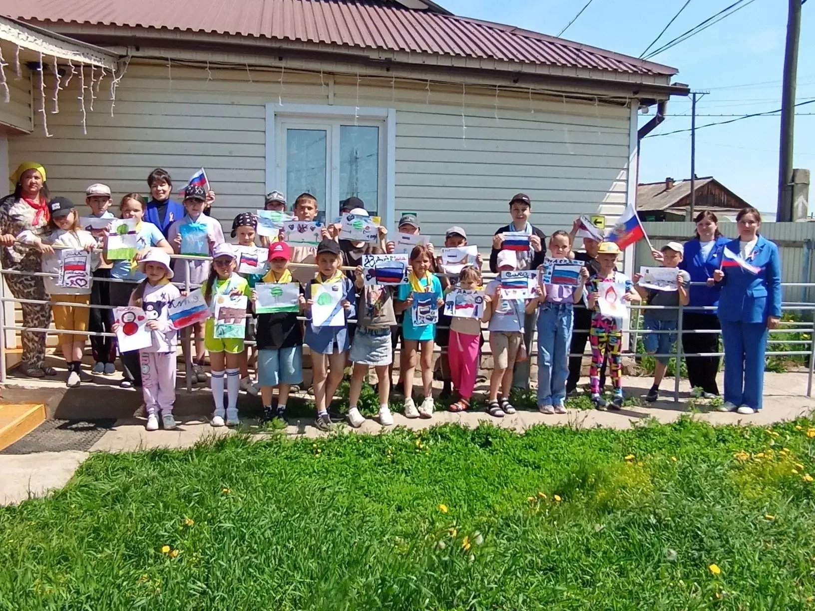 Сотрудники центральной библиотеки совместно с Домошонкиной Еленой (Детское отделение) организовали и