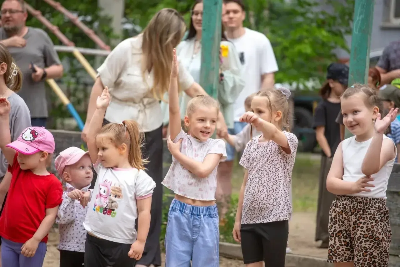 🥳 Море пены и веселья: сразу в нескольких дворах Благовещенска прошли праздники

📌 Депутат по окру
