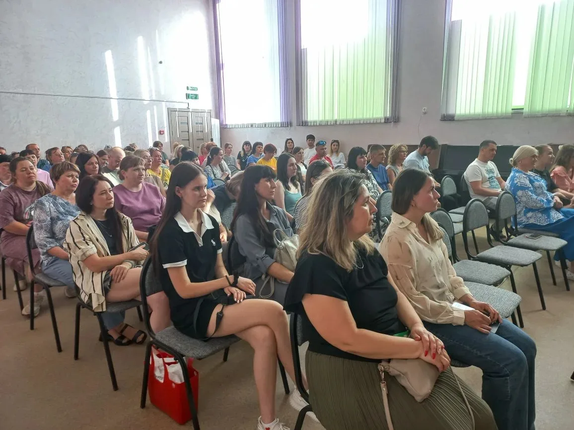📢 Общешкольное родительское собрание в Каплинской школе

В конце 2025–2026 учебного года в нашей шк