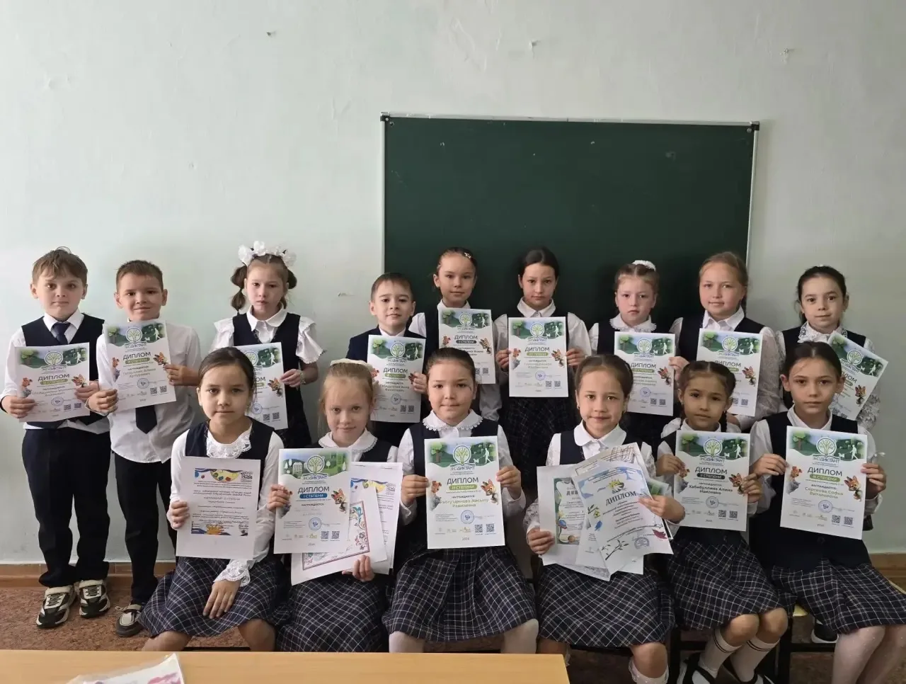 Вот и завершился учебный год. В объединениях «Калейдоскоп творчества» и «Радуга творчества» (педагог