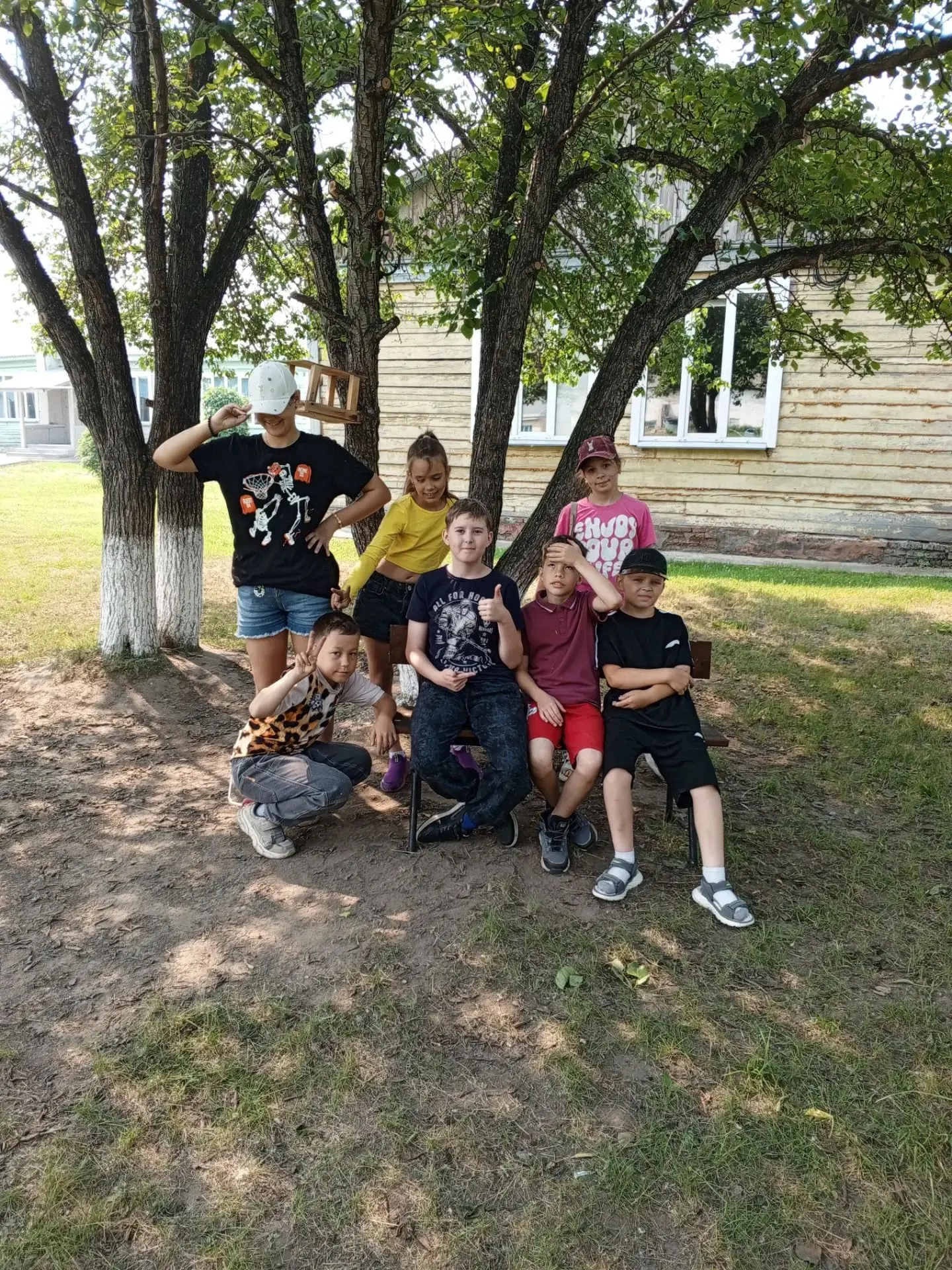 Лето — это не только время отдыха, но и пора заботы о нашей школе! 🌞

Пока многие думают об отпуска