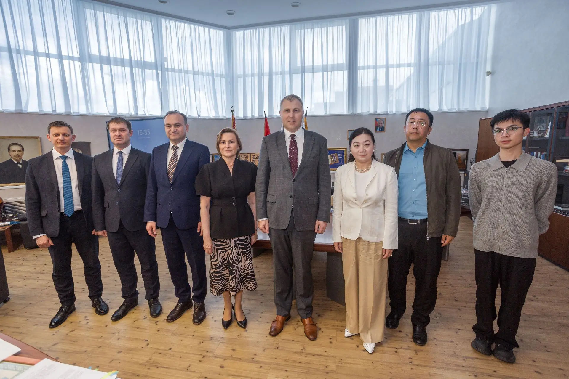 🇨🇳  Делегация из Китая посетила СПбГУТ
   
В состав делегации Российско-Китайского фонда развития 