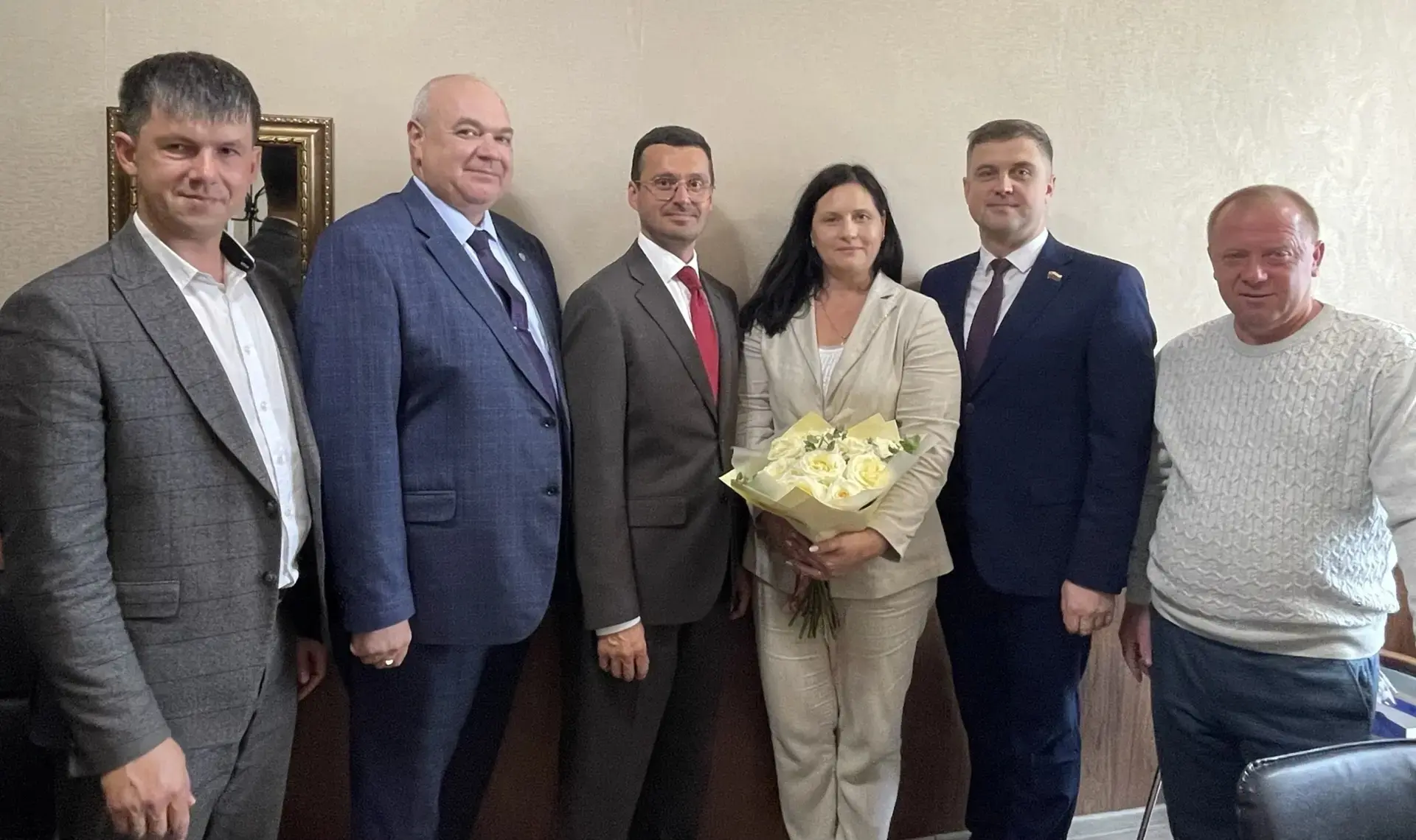 💐 Сегодня день рождения отмечает председатель Совета депутатов Медногорска Елена Мудрова

Нахожусь 