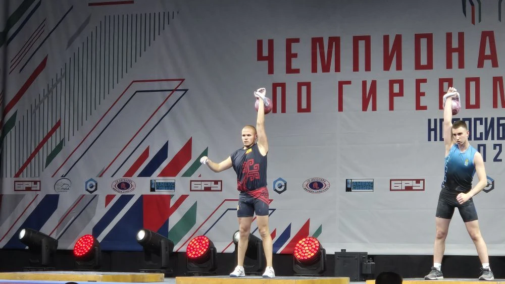 Алексей Иванов чемпион России в рывке в категории 78 кг.
201 подьем