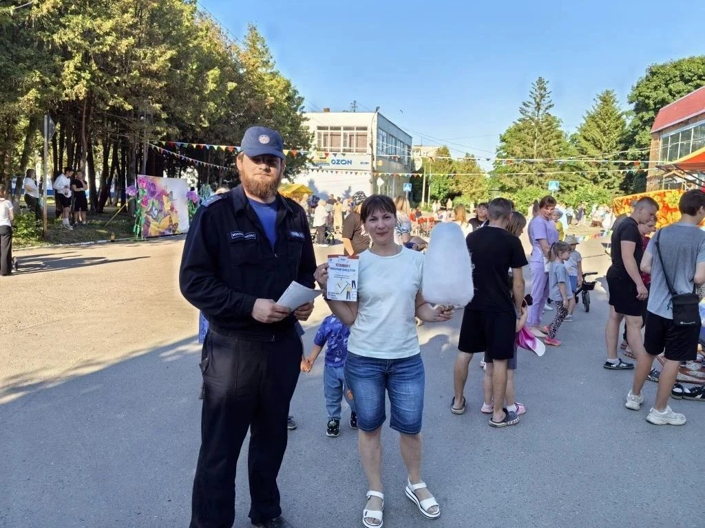 🚒 Пожарные «Мособлпожспас» — в гостях у жителей Алфимово.
🚨Сотрудники ТУ №13 ГКУ МО «Мособлпожспас