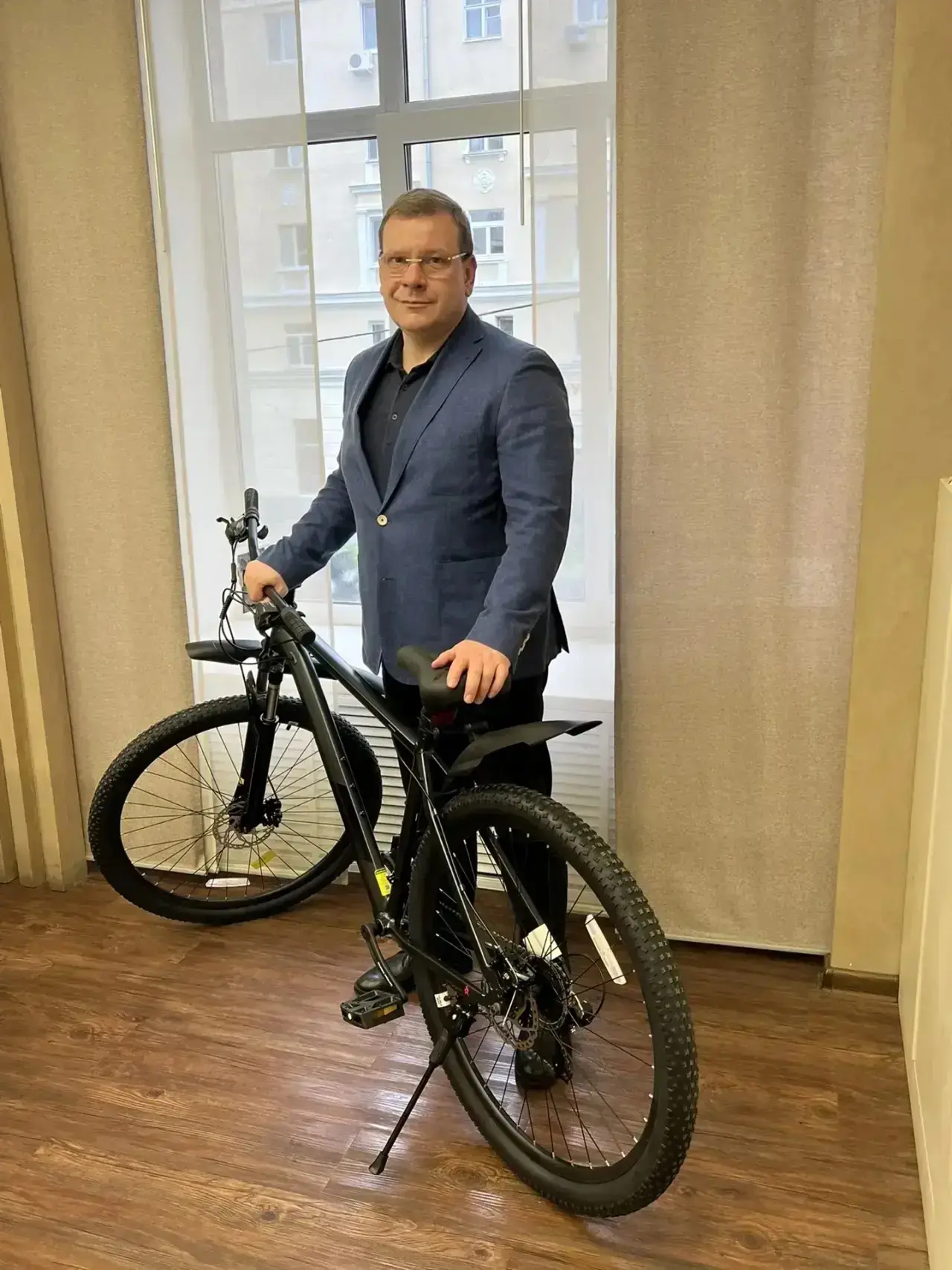 🚲 Воооот такой велосипед подарим за голосование за парк «7 ключей»!

А еще 📱 смартфон и 🔊 умную к