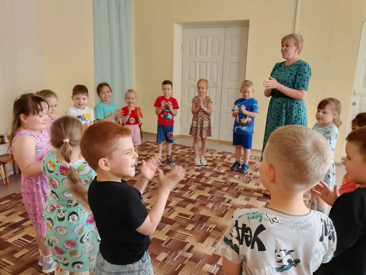 Вчера в нашем детском саду был "День друзей ".👦👧
В старшей группе "Подснежники" педагог - психолог