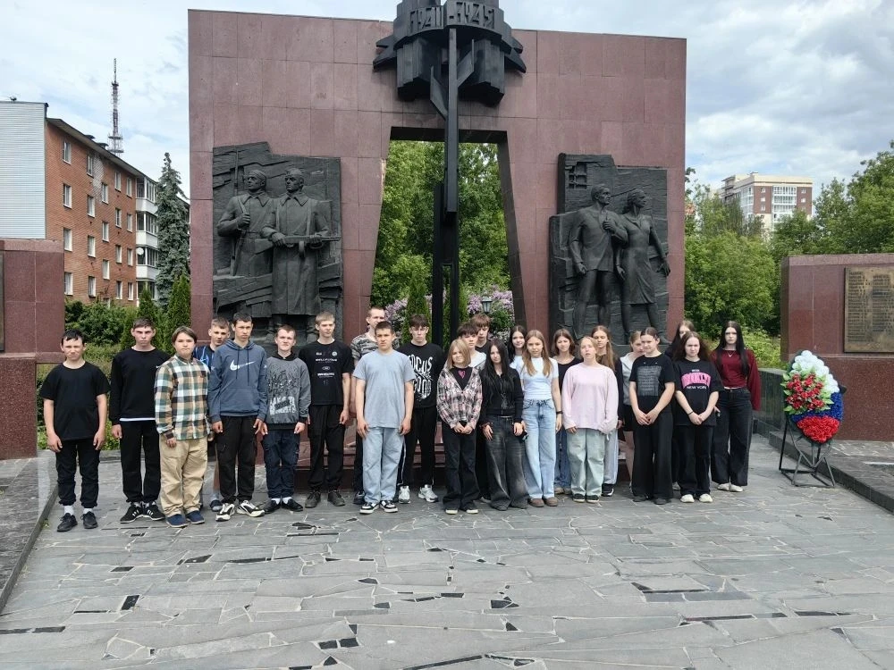 Обучающиеся МБОУ Сандовская СОШ на два дня отправились в увлекательную экскурсионную поездку в город