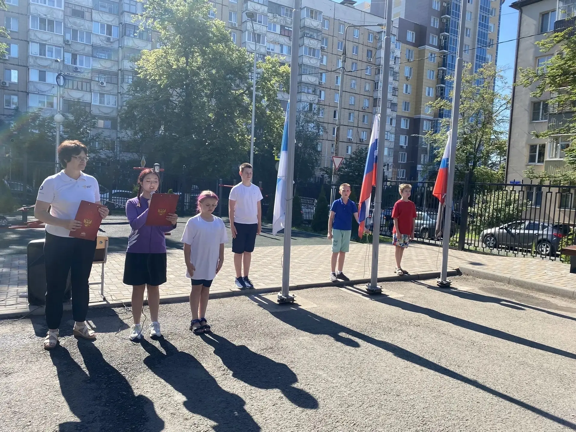 День в нашем школьном лагере прошел с особенным чувством гордости за Россию! 🇷🇺

Каждый день в наш