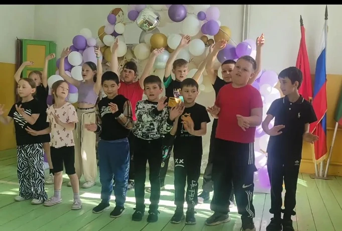 Битва хоров": Голоса лета зазвучали ярко! 🎶

9 июня в нашем пришкольном лагере царила настоящая муз