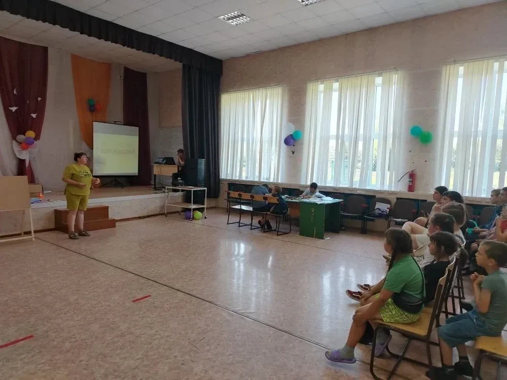 🎉 Сегодня в нашем лагере двойной праздник! 🎉

Утро началось с волшебства: мы отмечаем день рождени