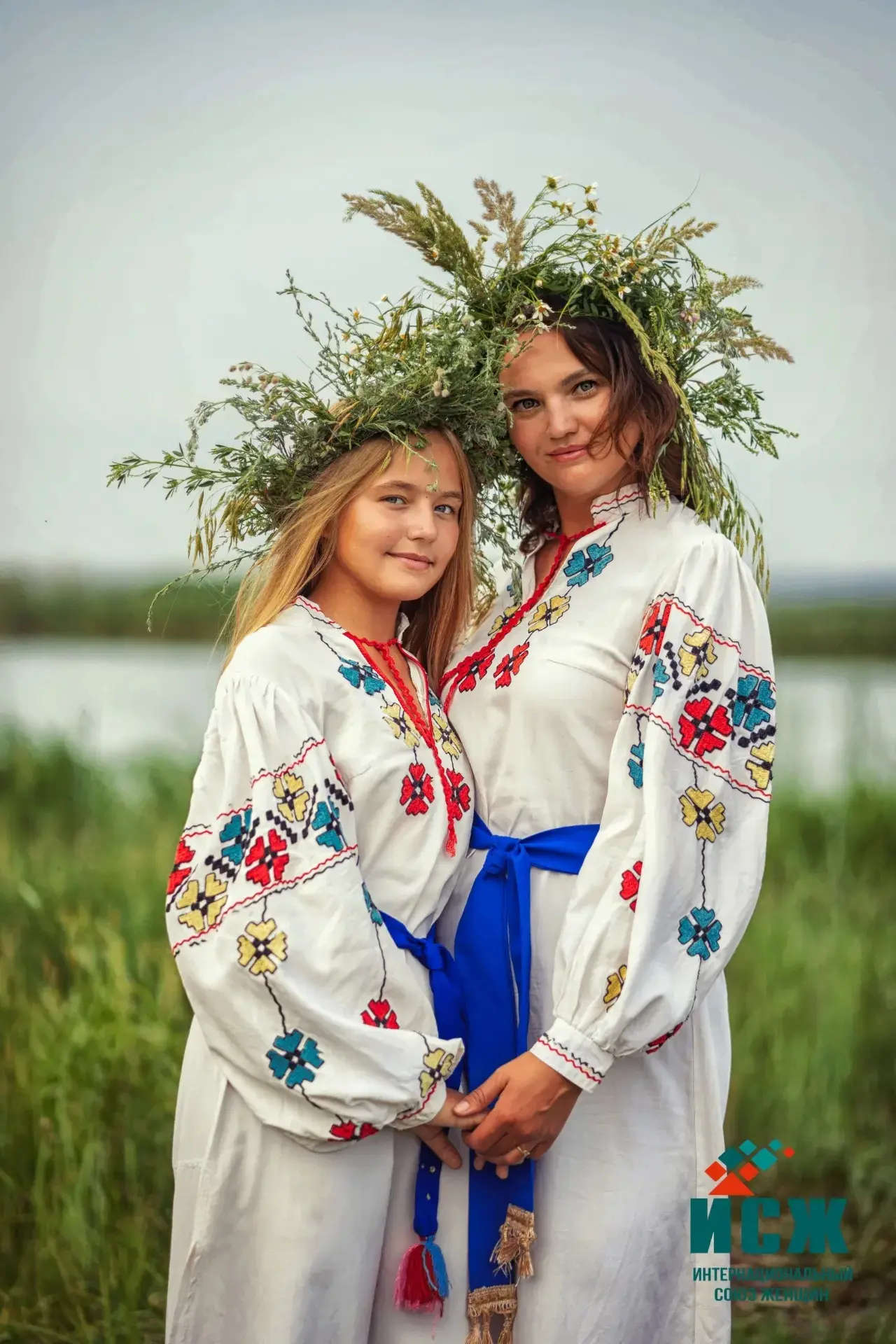 🇷🇺 Семейные традиции в ярких красках! Участвуем в международном конкурсе

Дорогие родители!

У нас