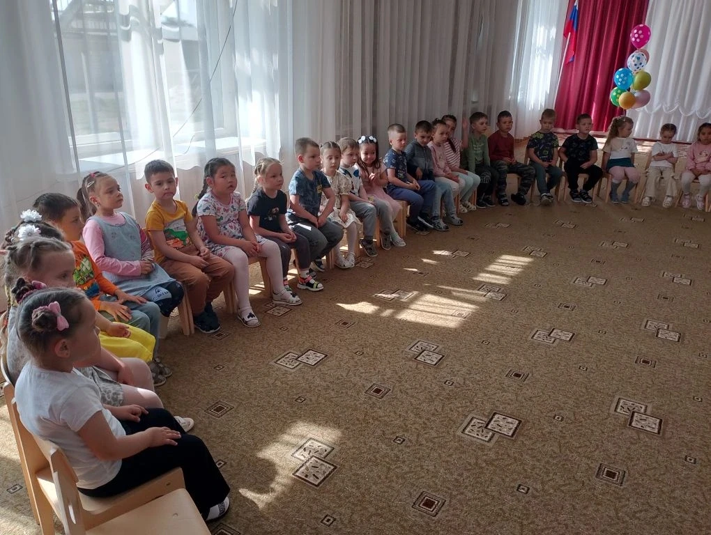 Встречи с сотрудниками музея в стенах нашего детского сада уже стали доброй традицией. Вот и   сегод