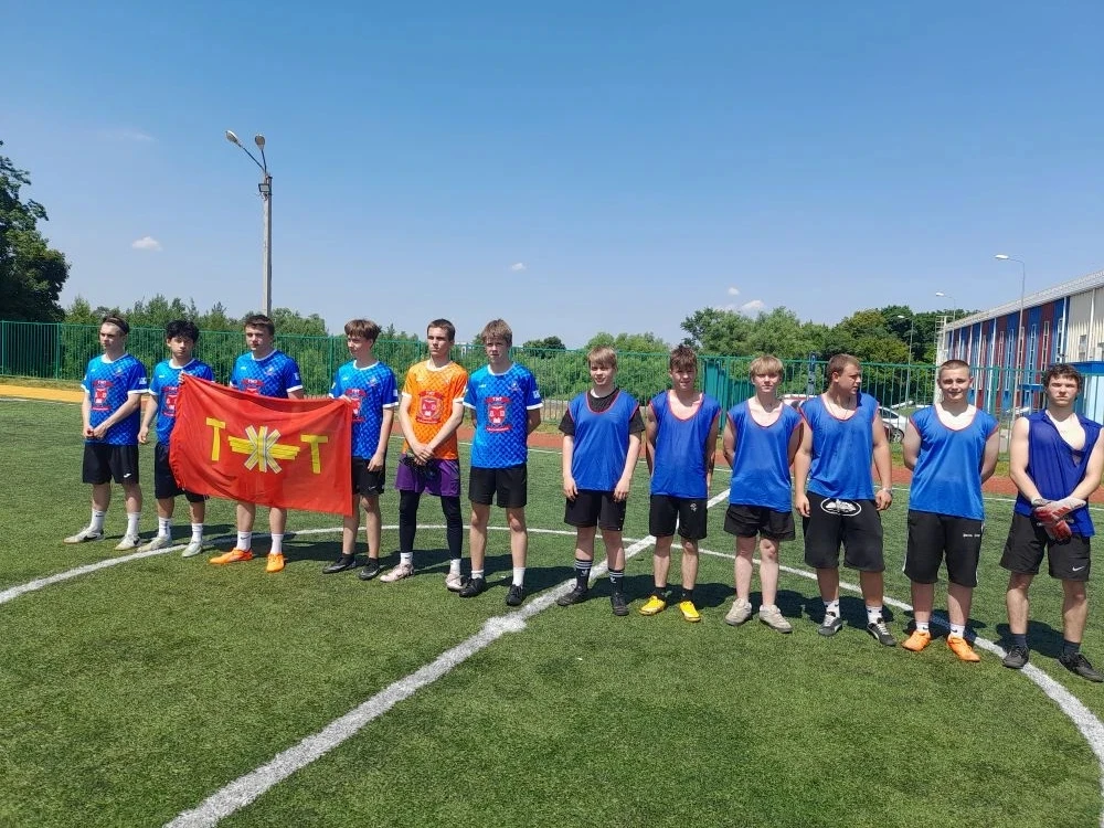 ⚽️ Дружба. Спорт. Россия! 🔥

Сегодня на площадке было жарко! В преддверии главного государственного