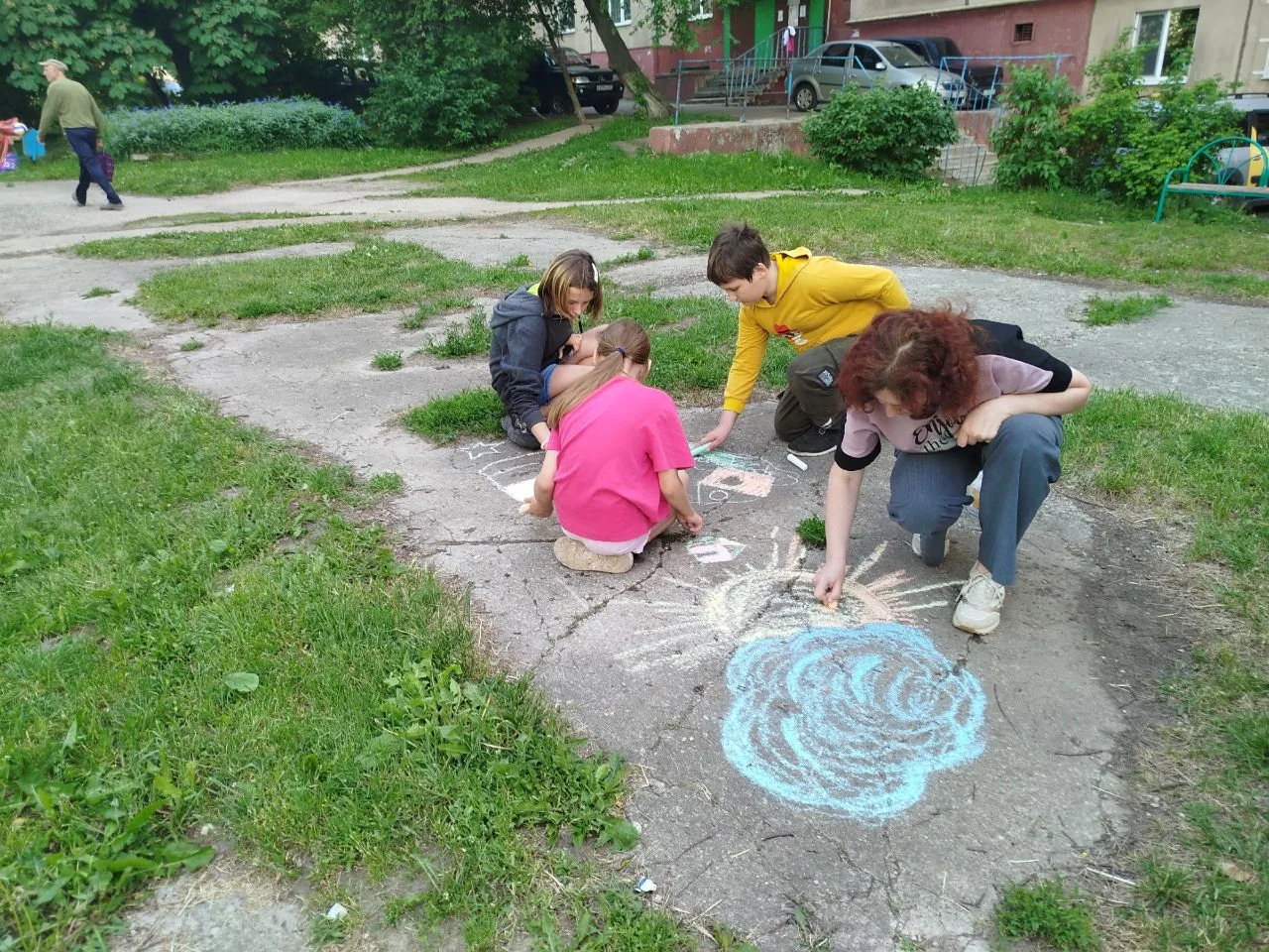 8 июня состоялось мероприятие " Все краски лета". Ребята показали каким разноцветным и волшебным мож
