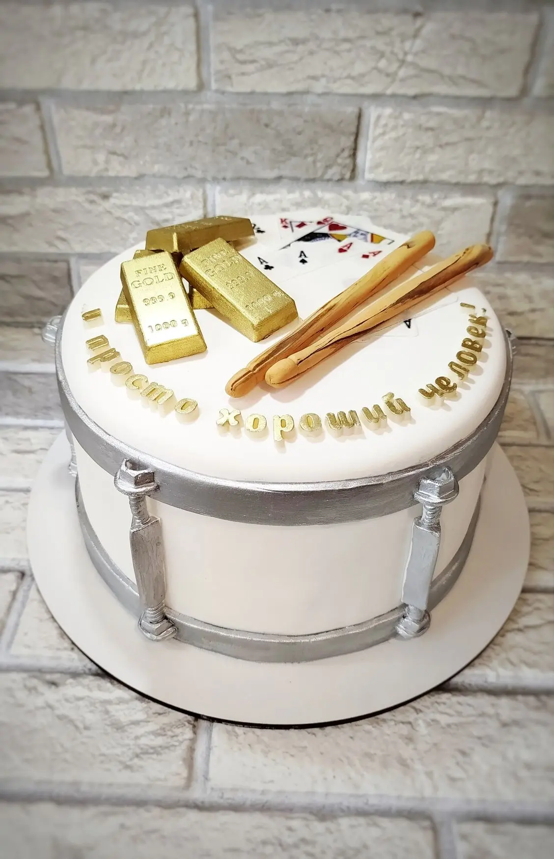 Тортик для разностороннего человека🎉 😉
 Начинка "Красный бархат " с вишневым конфи, вес 4,7 кг.