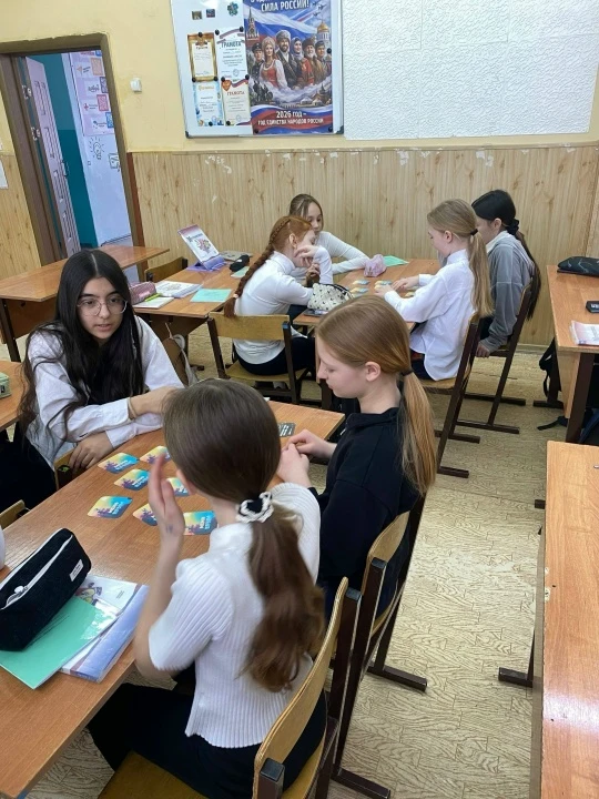 В 5В классе развернулась настоящая баталия умов! 💥 На этот раз поле боя — интеллектуальная игра "МЕ