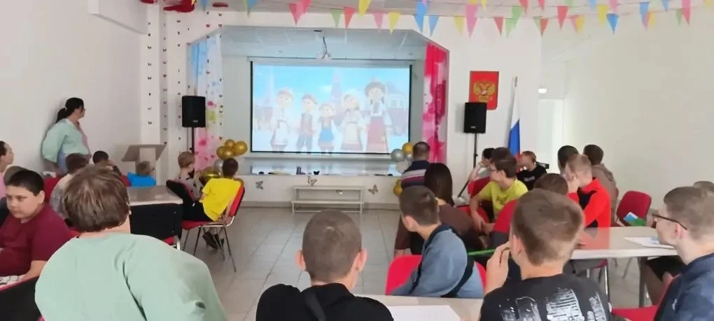 Сегодня в нашем лагере «Краски лета» прошло замечательное мероприятие «Мы разные, но мы вместе» 🎨 �