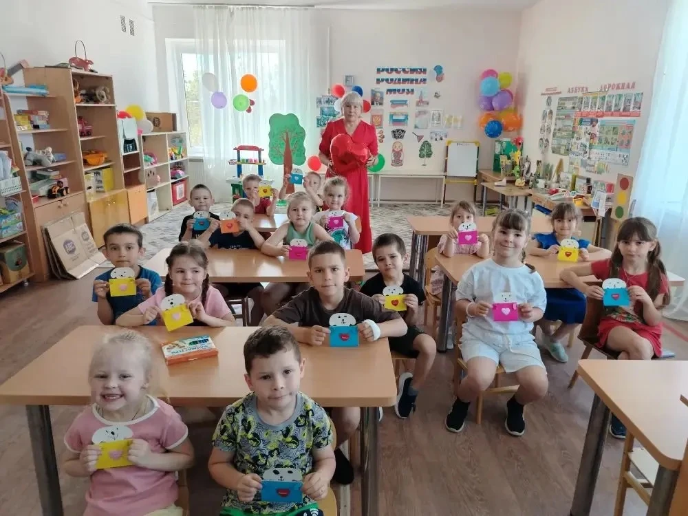 В подготовительной группе (воспитатель Гвоздева Е.П) прошёл тематический день, посвящённый друзьям и