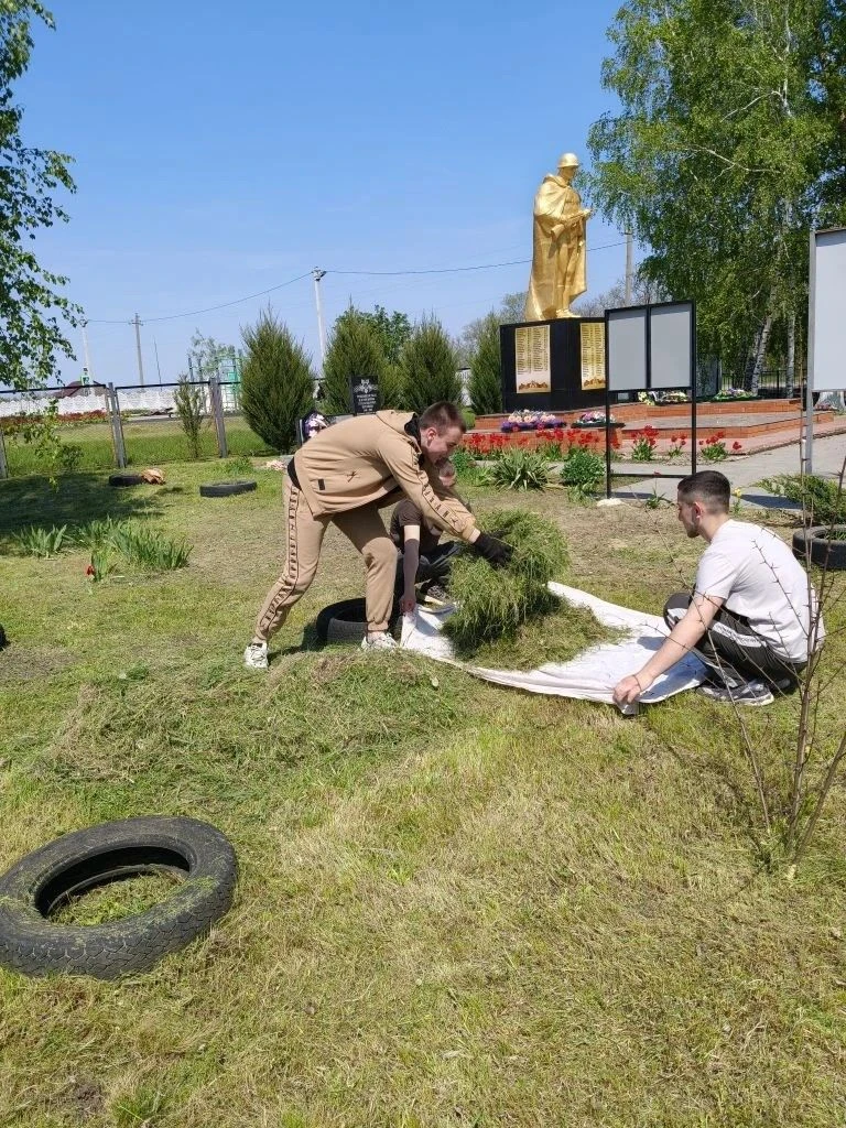 Субботник в школе: вместе за чистоту и порядок!
Сегодня в нашей школе прошёл традиционный субботник,