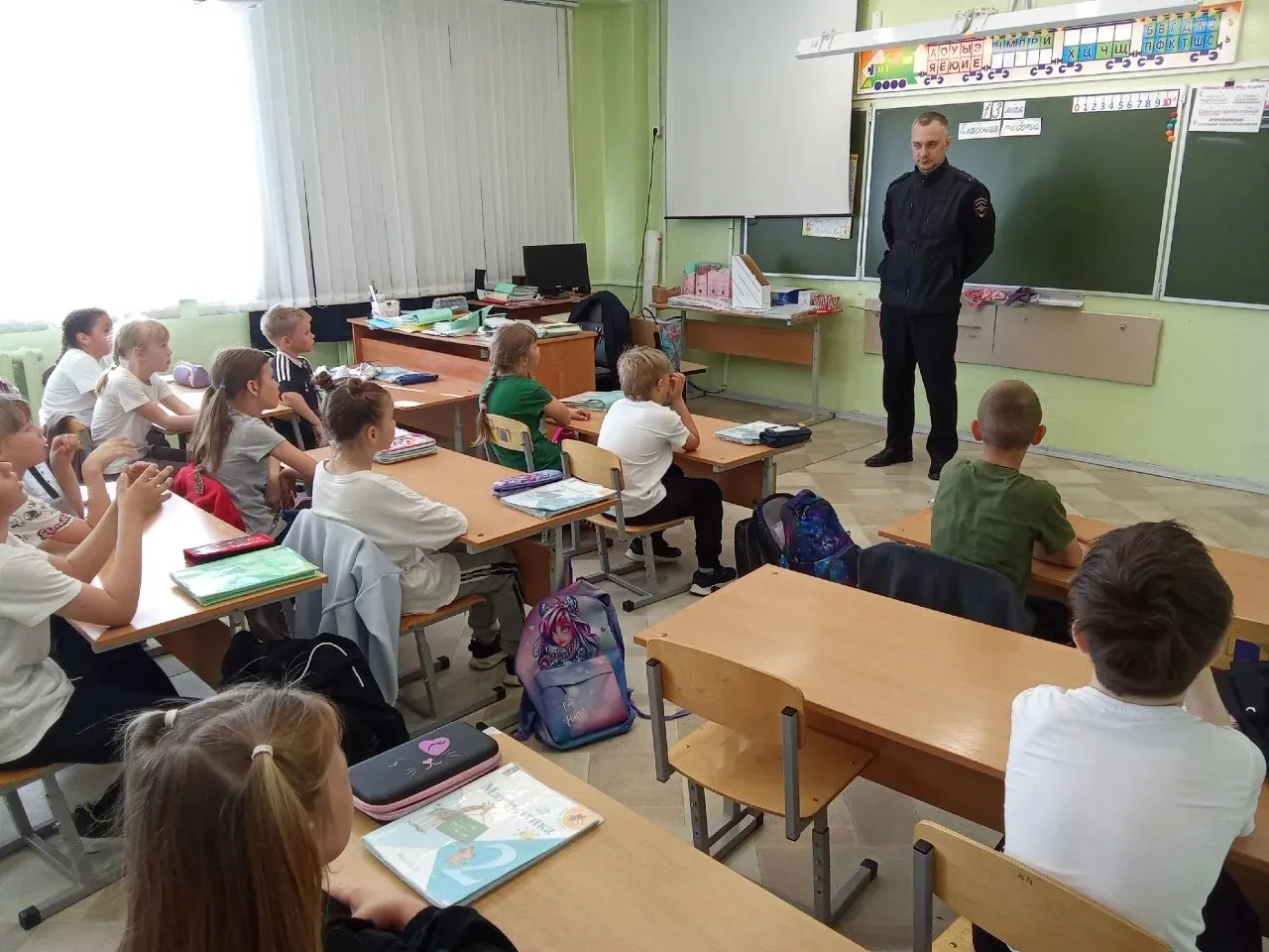 В рамках межведомственной профилактической операции "Подросток-Лето", на базе школы прошли тематичес