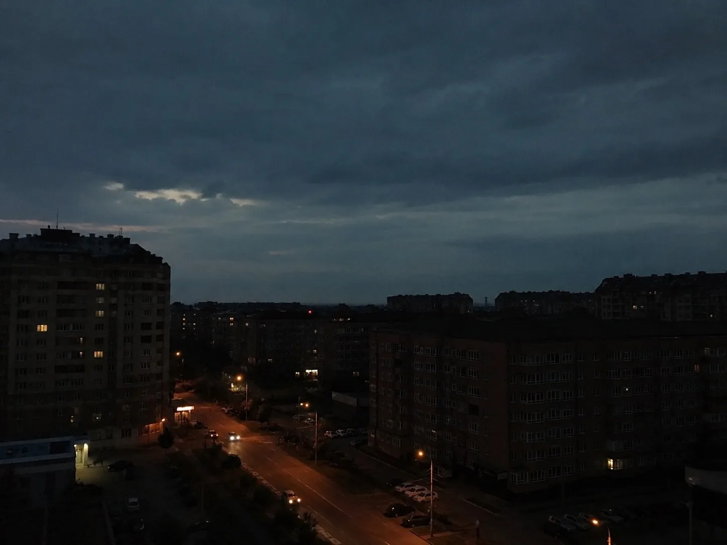💡Отключения света в Батайске 16 июня 

С 9.00 до 17.00
ул. М.Горького 52-132, 45-109; 
ул. Заводска
