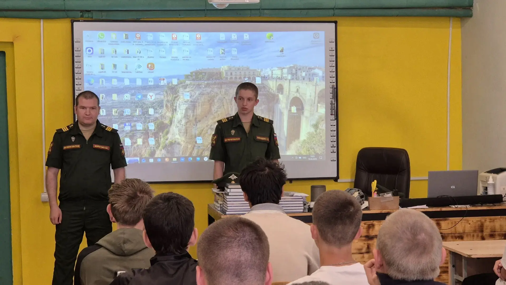 🛩Сегодня в колледже состоялась встреча первокурсников с представителями пункта отбора на военную сл