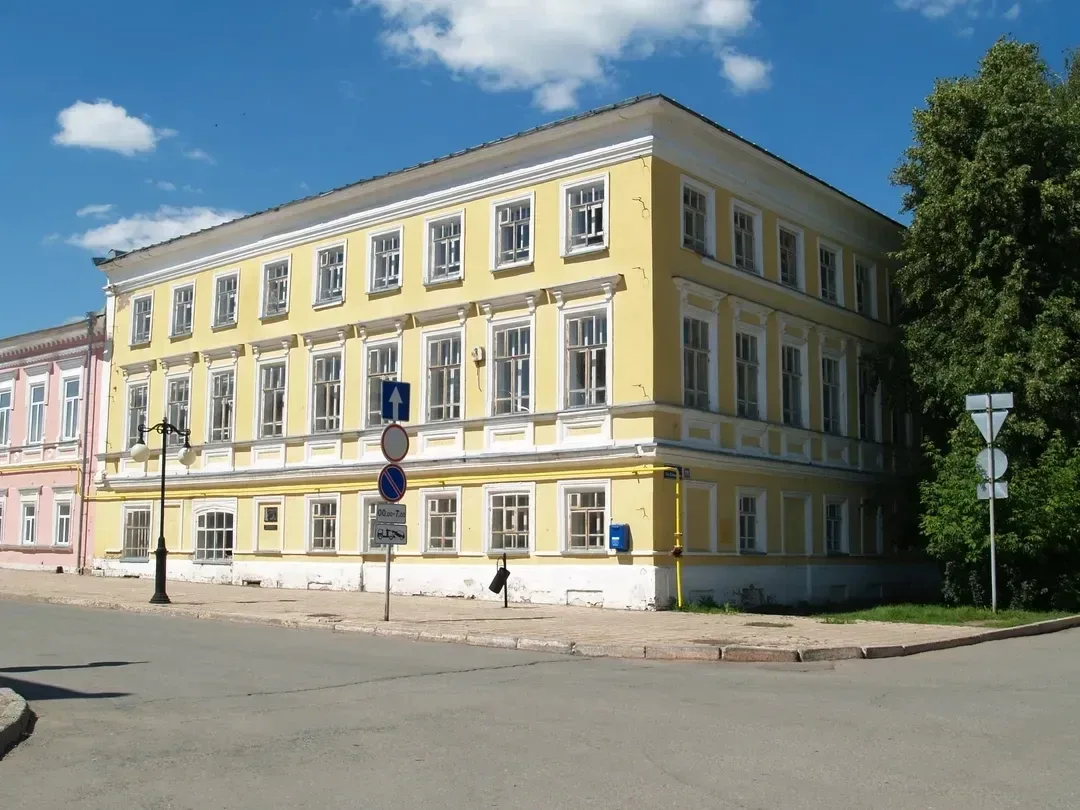 Сегодня наша рубрика #ОбъектыКультурногоНаследия приглашает вас в Елабугу. Здесь по улице Спасской, 
