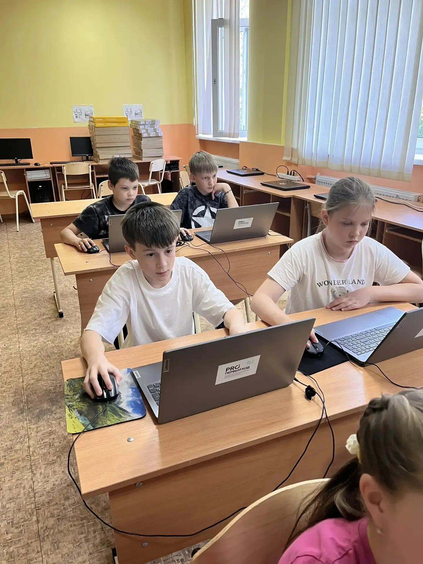 04.06.2026 в нашем лагере с  дневным пребыванием детей "Улыбка" день начался с утренней гимнастики, 