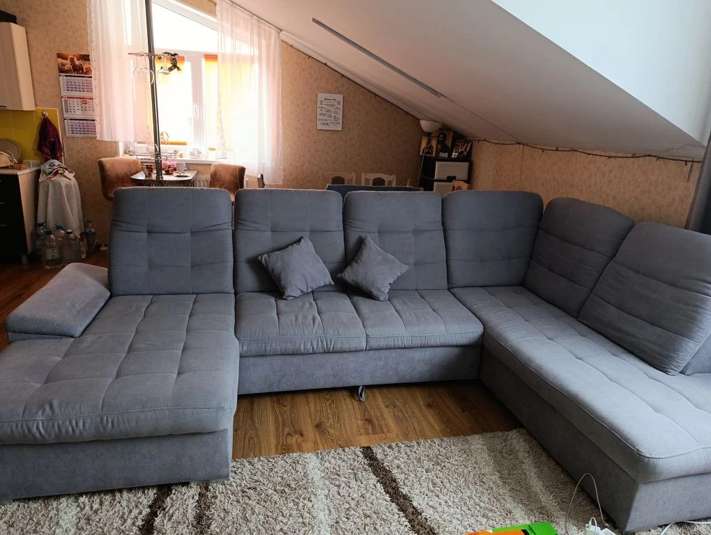 Продается угловой большой диван. 300*215*88. Спальное место 300*150. Диван в отличном состоянии. Все