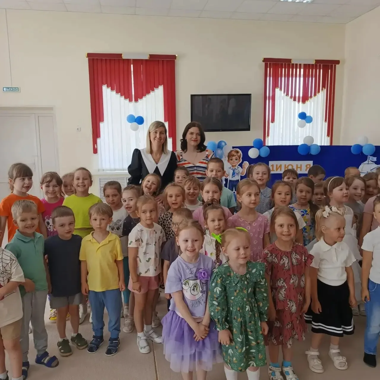 В первый день лета отмечается международный праздник – День защиты детей.
Радостно, звонко, тепло пр