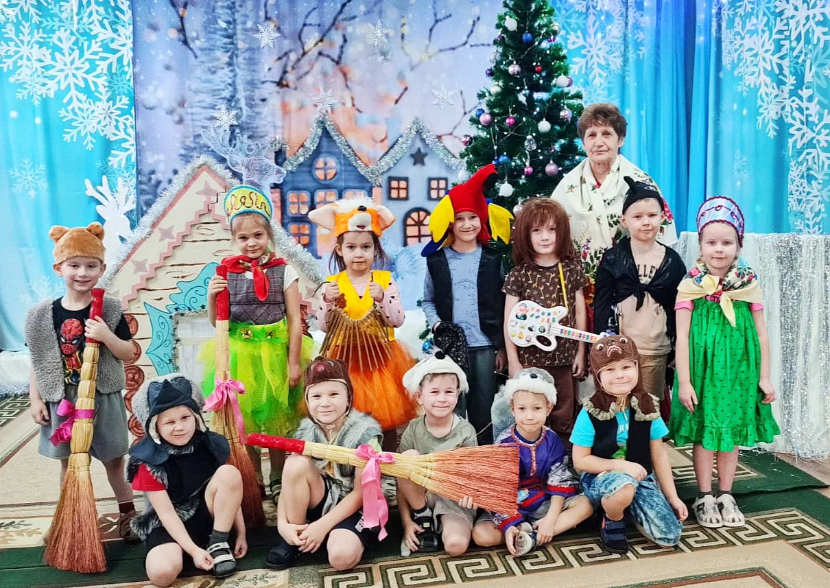 🪅🎄🎉В нашем детском саду прошли Рождественские колядки. Организовали и провели эти мероприятия вос