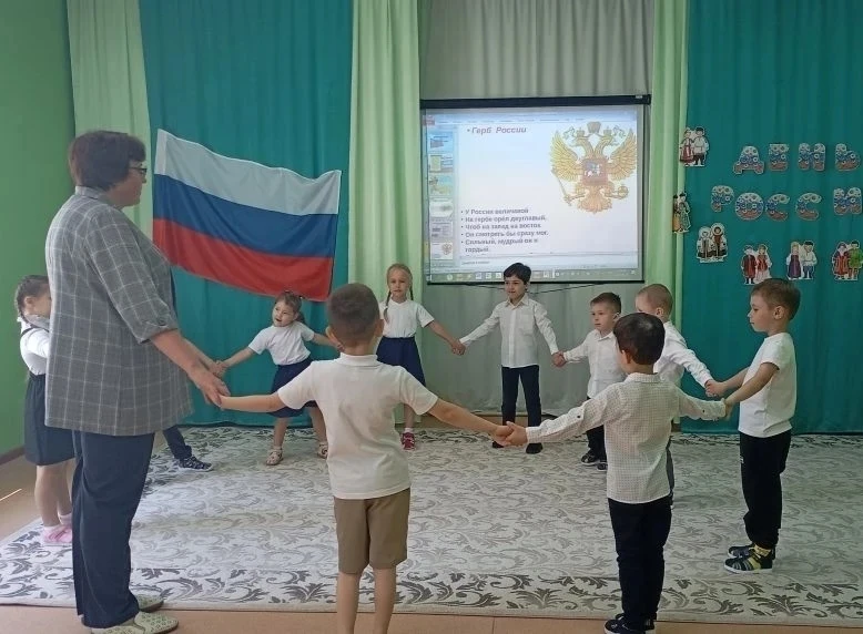 💫В преддверии Дня России в нашем детском саду  прошёл яркий и душевный праздник, посвящённый Родине