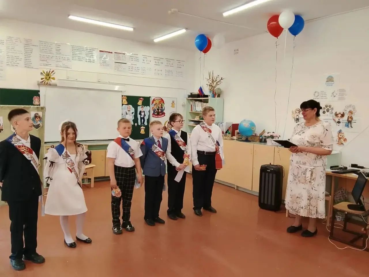 Прощай, начальная школа! Здравствуй, пятый класс!🎈🎊🔔

Вот и пролетели четыре года, наполненные пе