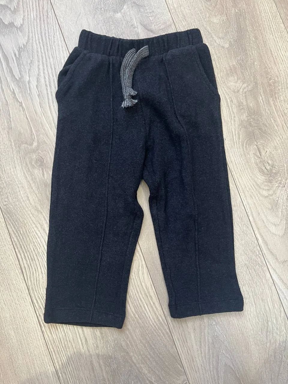 Брюки ZARA

р 92см

Цена 1000р