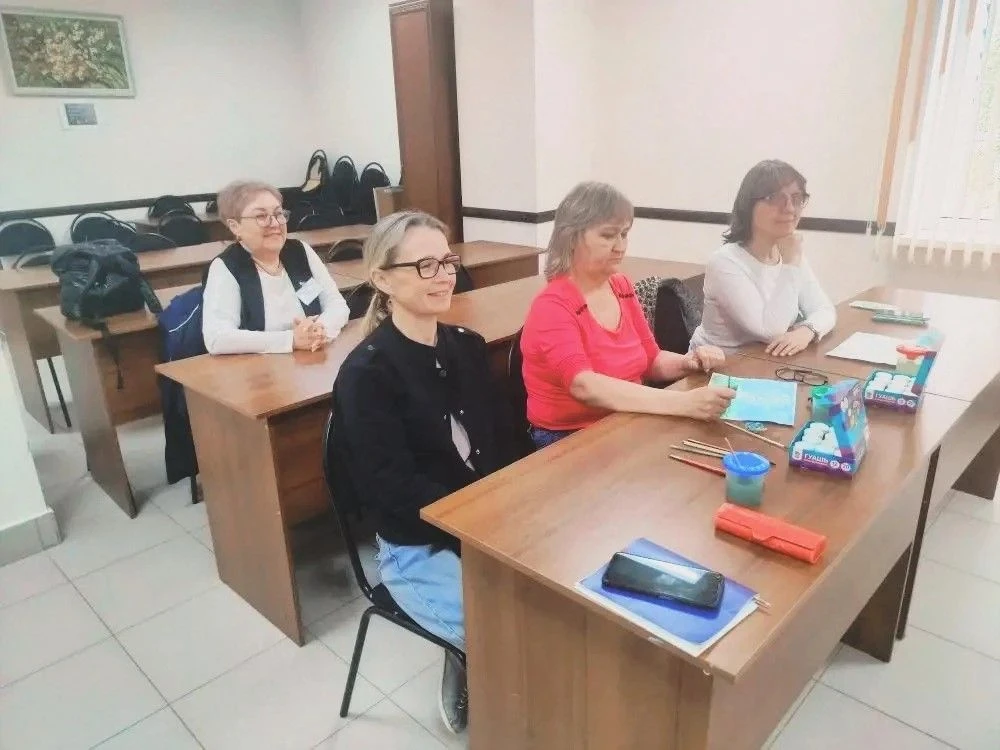 В ГБУ РМЭ «КЦСОН» 29 мая 2026 проведено с помощниками по уходу коррекционно - развивающее занятие с 