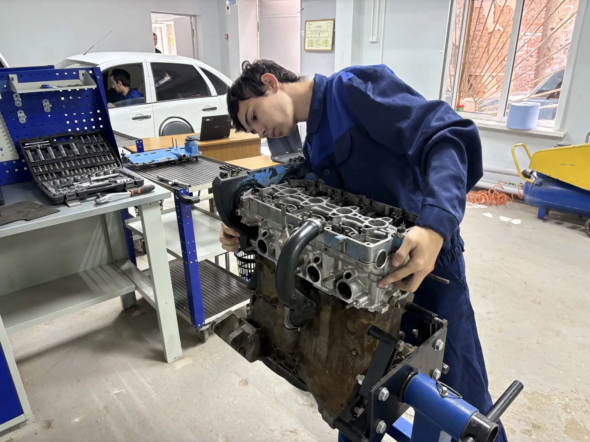🔧 В АГКПТ продолжаются демоэкзамены!

Сегодня свои профессиональные навыки подтверждают студенты сп