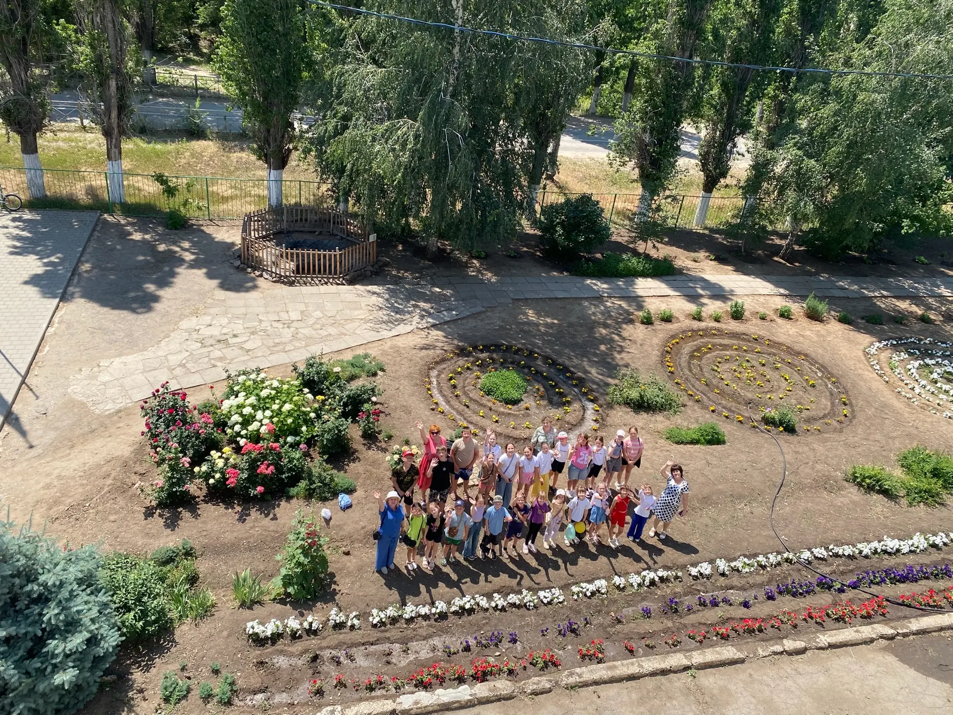Доброе утро! ☀️

Школьная пора закончилась, а это значит, что сегодня мы ждём всех в пришкольном лаг