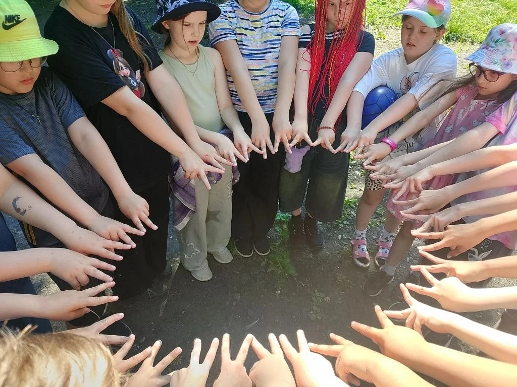 ☀Понедельник в нашем школьном лагере был просто невероятным! Мы успели сделать так много всего интер